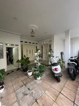 Rumah 3 Lantai dalam Komplek Pondok Bambu akses 2 mobil