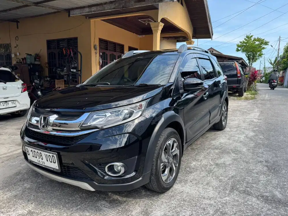 Honda BR-V E 1.5 AT 2018 – Stylish & Tangguh