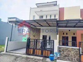 Rumah Baru Full Furnish Green Tombro Residence Lokasi Strategis Nyaman