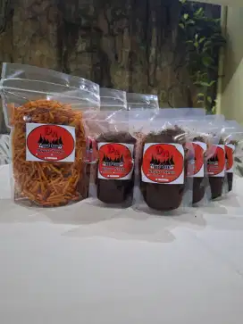 Rendang dan Keripik Sanjai 'Dapur Nenis'
