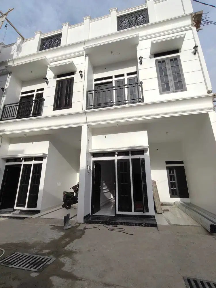 Rumah classic siap huni di condet Jakarta Timur