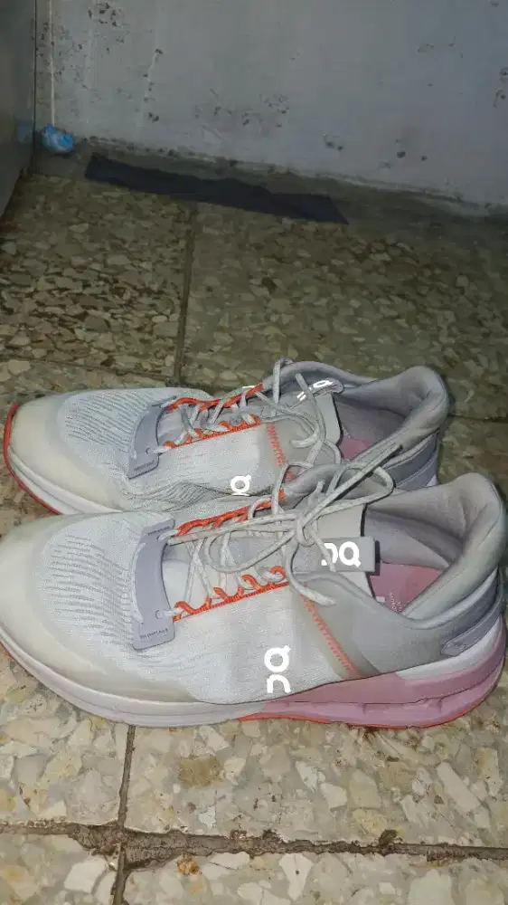 JUAL SEPATU RUNNING