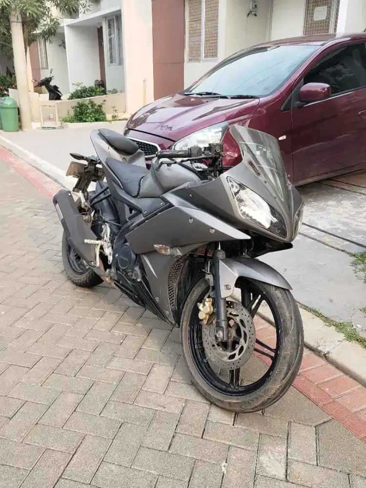 Yamaha R15 V2 2016 – Mesin Sehat – SS lengkap – Pajak OFF