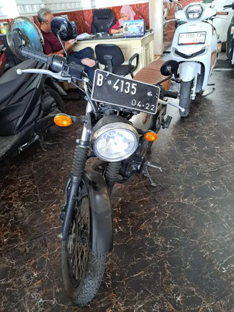 HUB KOKOM DP PROMO KAWASAKI W 175 CAFE 2018 KM LOW MOTOR RAWATAN