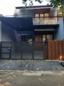 DIJUAL RUMAH DI KENCANA LOKA BSD