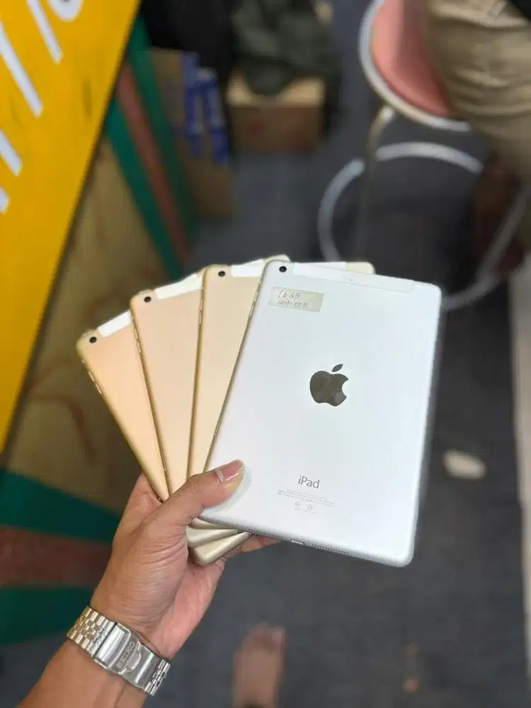 Ipad mini3 64gb wifi only gold & grey