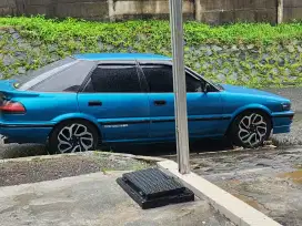 Toyota Corolla liftback 1987 bensin biru manual