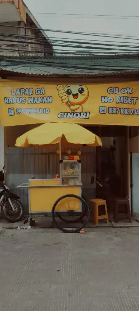 Karyawan Gerobak Keliling