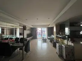 Disewakan Apartemen Royale Springhill Kemayoran 2+1BR Luas 165m2 #VR1034