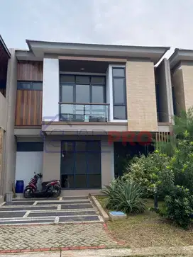 RUMAH UNFURNISHED DI KOTA WISATA CIBUBUR.