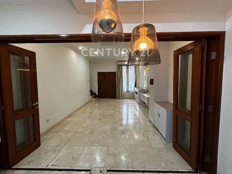 Rumah 2 Lantai Berlokasi Di Jl. Kayu Putih