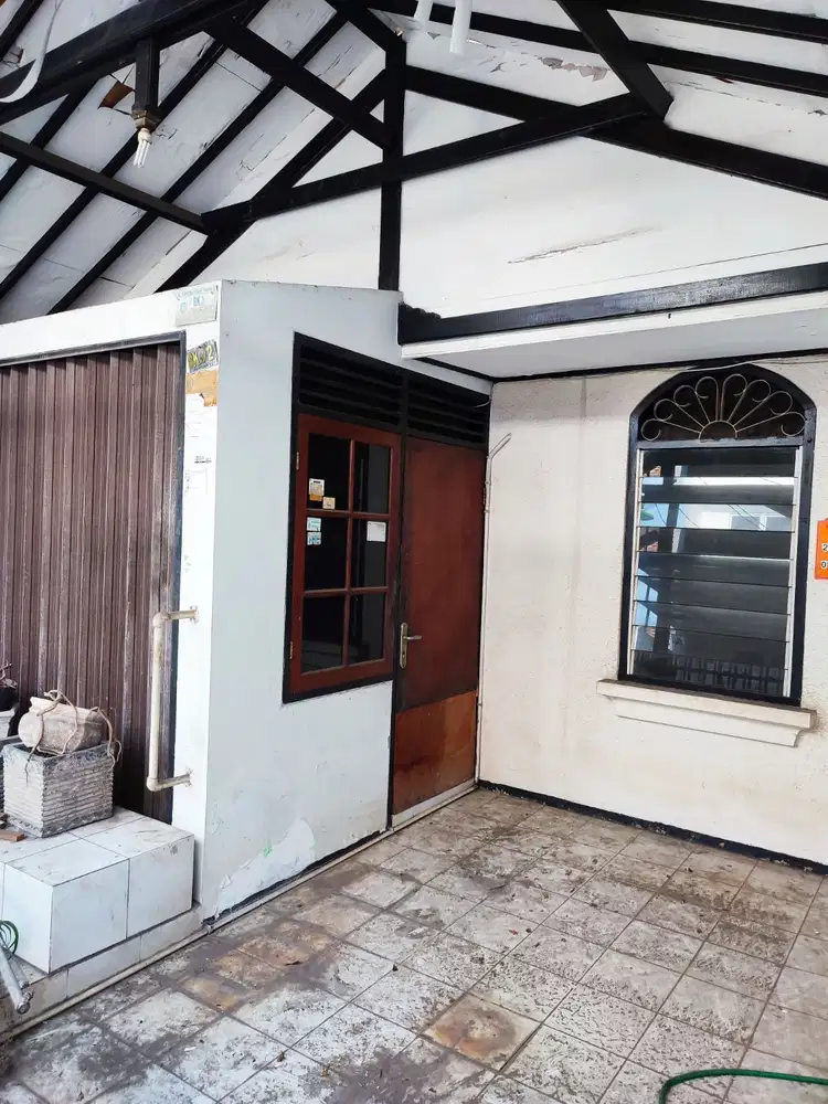 Rumah lama Strategis di Gading Elok, Kelapa Gading Jakarta