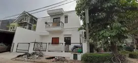Rumah siap huni dan lokasi strategis di sektor 9 Bintaro