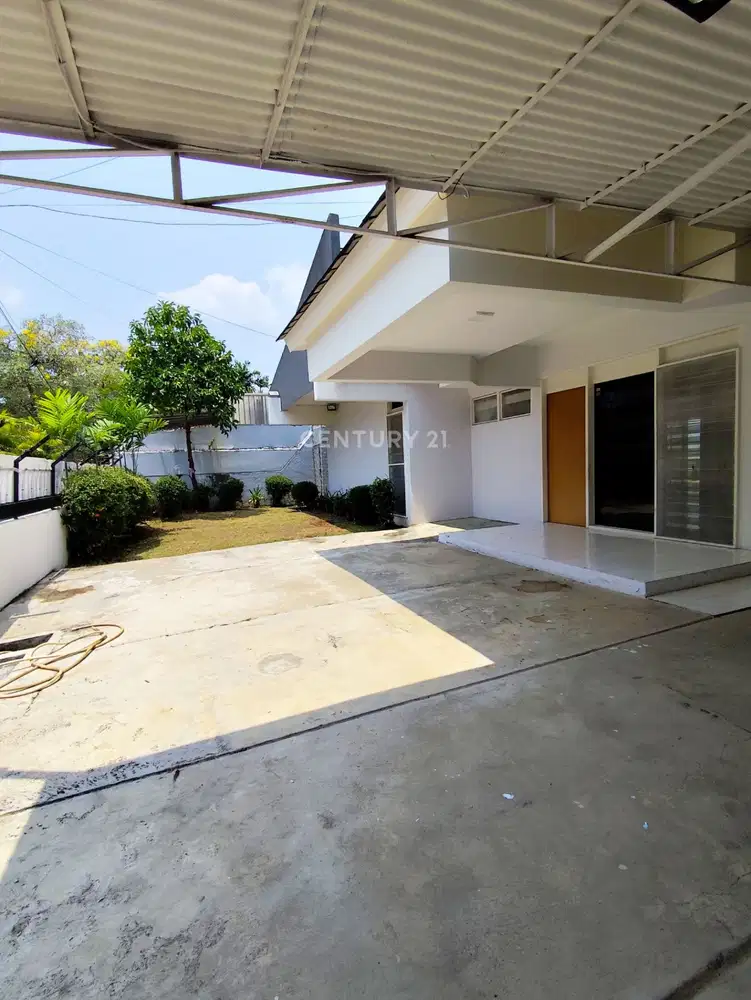 Rumah Nyaman Dalam Komplek Di Pulomas Barat S8021