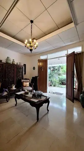 Dijual Murah rumah di Kebayoran Baru