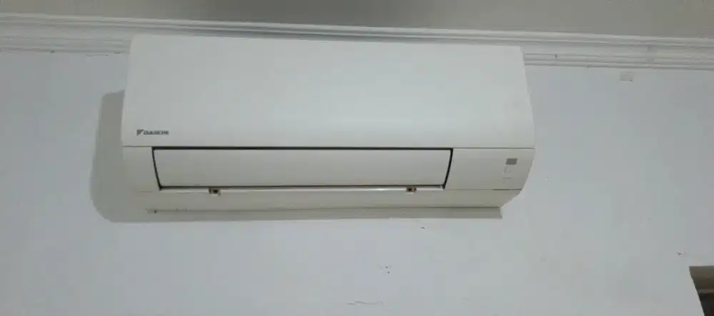 Dijual cepet AC DAIKIN 1 PK