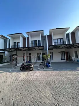 RUMAH DIJUAL 2 LANTAI PANDANARAN AVENUE TEMBALANG