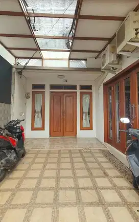 Rumah plus kios Taman Jatisari Permai Bekasi