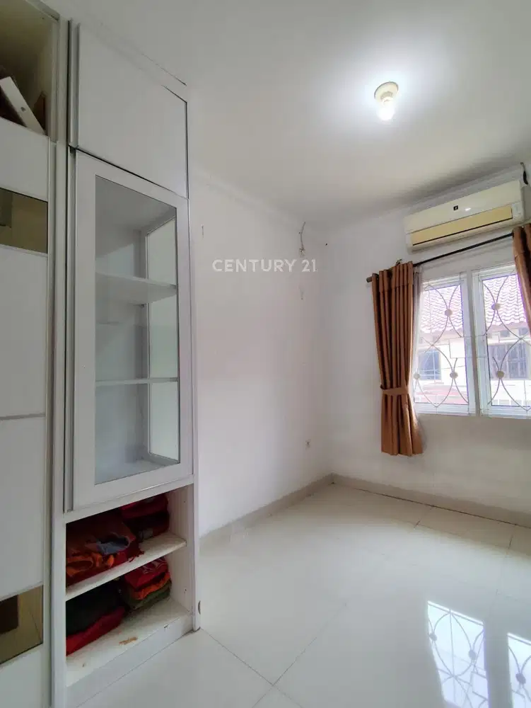 Rumah Tinggal 2 Lantai One Gate System Di Kelapa Gading S8545