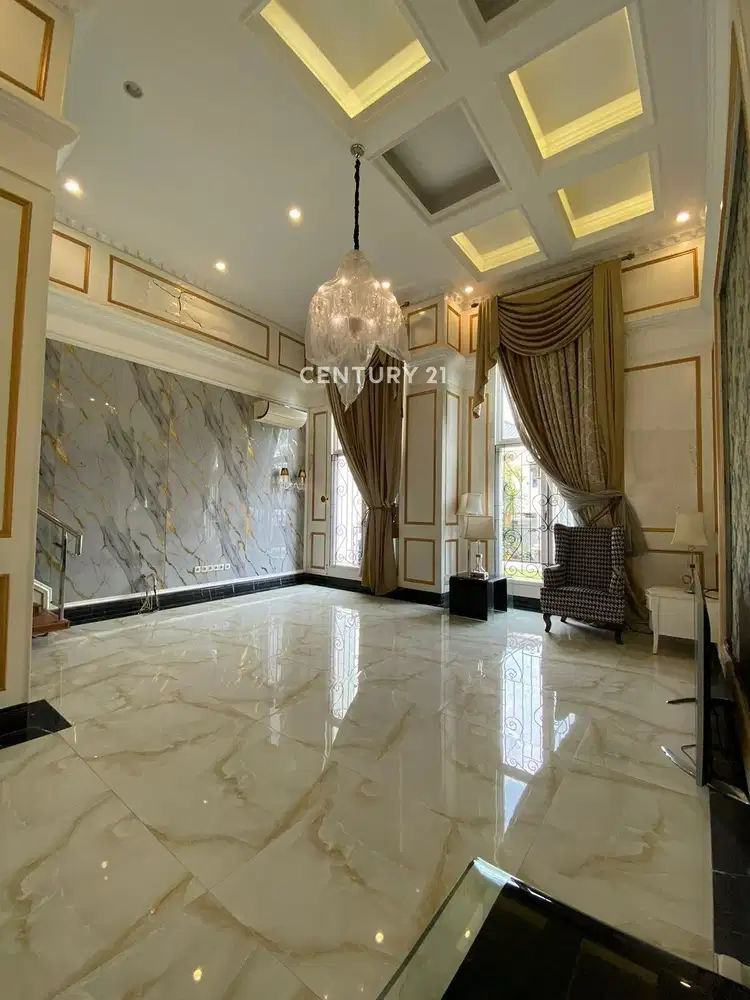 Rumah Classic Kontemporer 2 Lantai Semi Furnished Kebayoran 7382