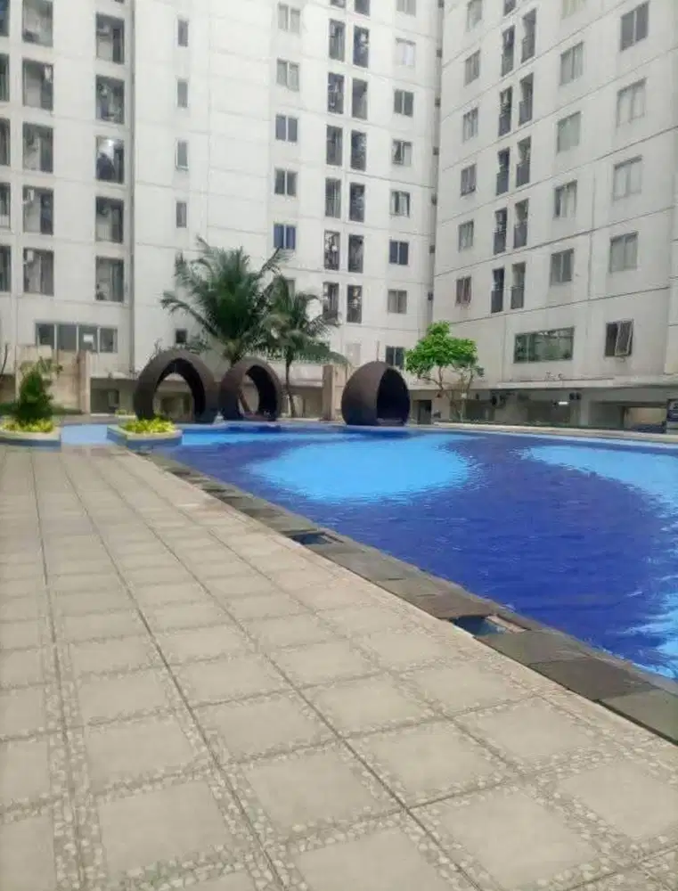 Dijual Apartemen 2 BR Semi Furnish Dengan Harga Murah di Bassura City