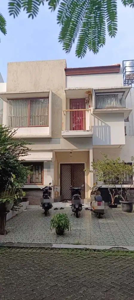 Rumah Perlu Renovasi Lokasi di JGC Cakung Jakarta Timur