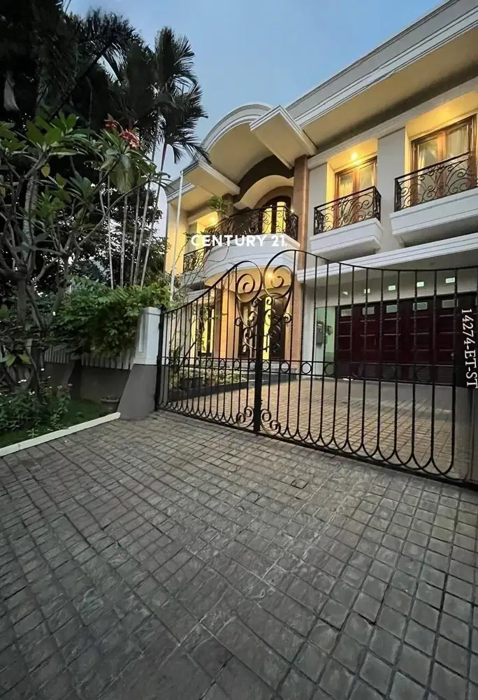 Dijual Rumah Mewah Dekat Taman Di Pondok Indah