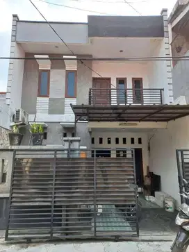 Di jual Rumah di Pondok Bambu   2 lantai