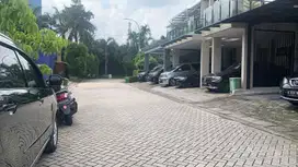 Dijual Rumah 2 1/2 Lantai di Cluster Hawai Puri Mansion Jakarta Barat