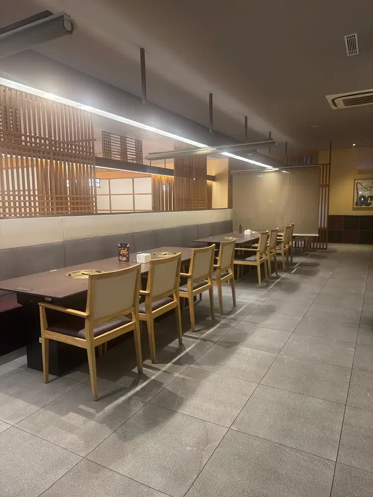 Dijual Cepat Bangunan Gedung Resto Siap Pakai di Cikarang Jawa Barat