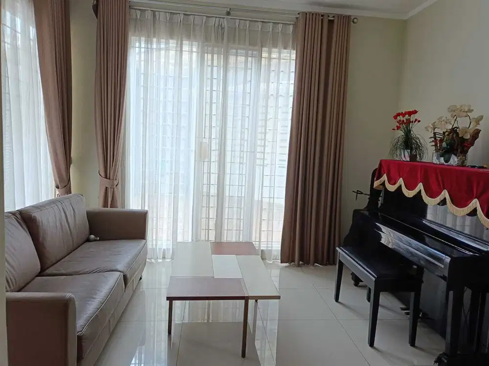 RUMAH HOOK MASIH BAGUS SEKALI DI PREMIER PARK MODERNLAND TANGERANG