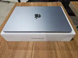 Macbook air m4 16 256 resmi