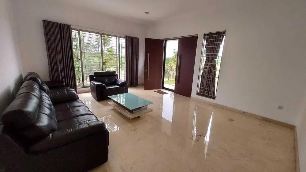 Disewakan Unit Spesial Posisi Hook Rumah Golf Island PIK Jakarta Utara