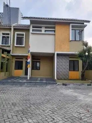 Dijual Rumah Turun Harga di D'GOLDEN Ready Stock Tanah Luas di KRUKUT