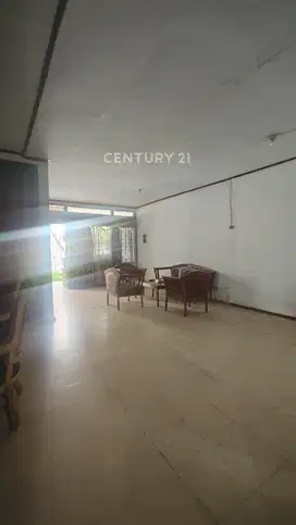 Rumah Lama Lokasi Bagus Di Kayu Putih Jakarta Timur