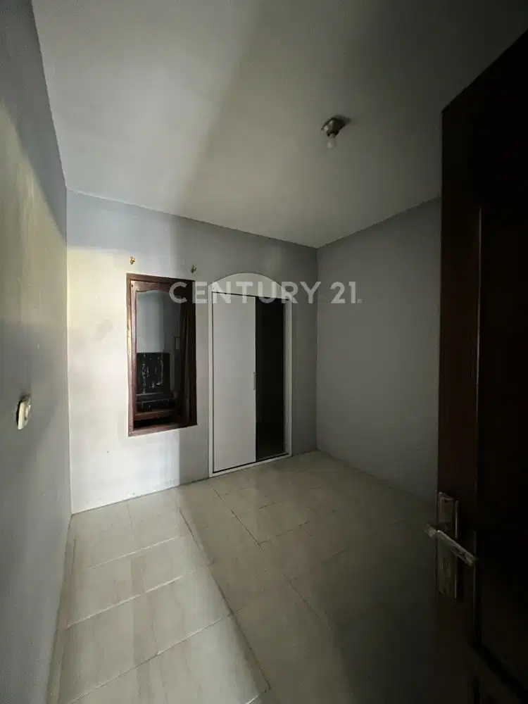 Rumah 2 Lantai Bagus Dan Siap Huni Di Lippo Cikarang