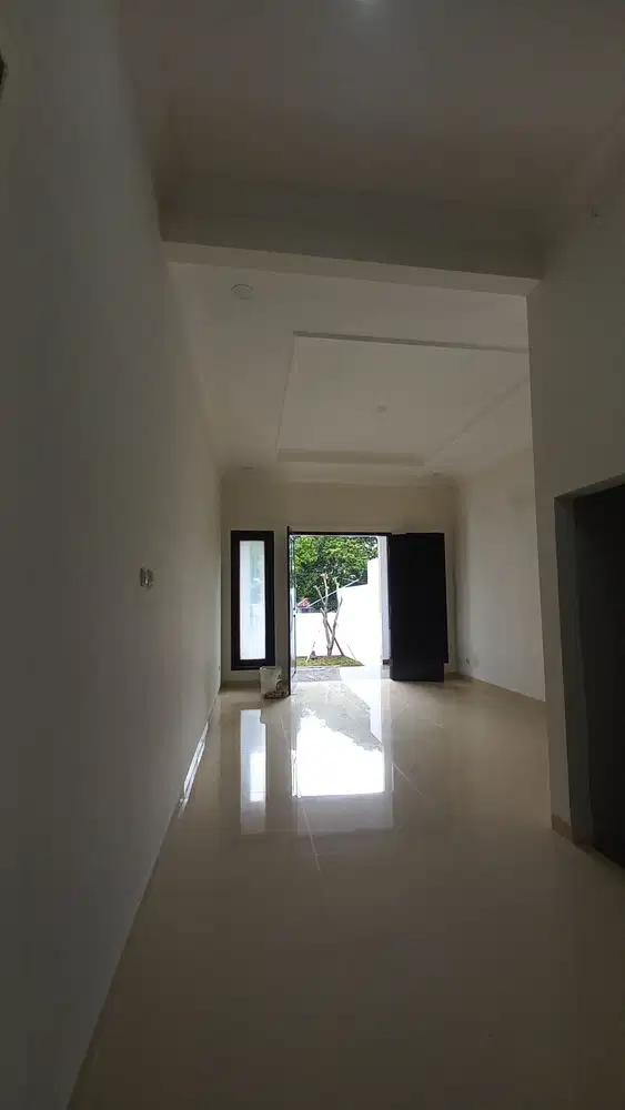 Rumah Baru Lokasi Strategis Di Duren Sawit S8712