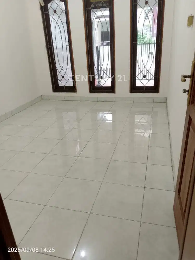 Rumah Unfurnished 3+1KT Terawat Strategis Di Kelapa Gading Jakut