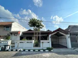 Dijual Rumah Hitung Tanah Satelit Indah Surabaya dekat Exit Tol