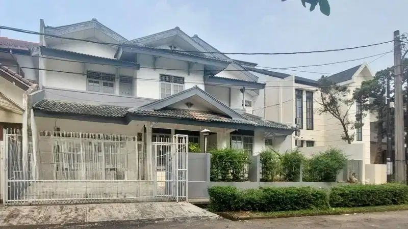 Hot sale rumah posisi hook di sektor 9 bintaro