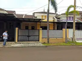 Disewakan Rumah Cluster Aralia di Harapan Indah Bekasi