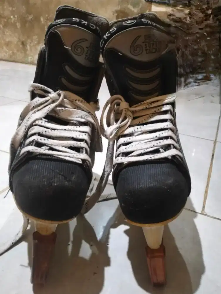 CCM Super Tacks 652