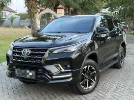 Toyota Fortuner GR 2022 Matic Hitam Tanpa PR