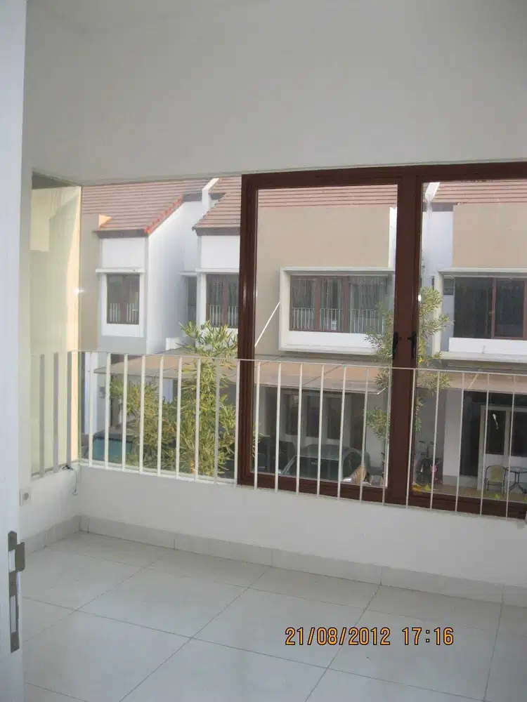 Dijual Rumah 2 Lantai di Cluster Alamanda, JGC Cakung Jakarta Timur