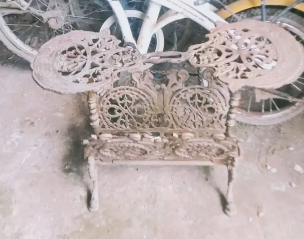 Tempat majalah atau koran
