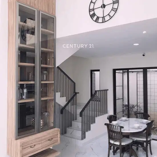 Rumah Dengan Full Furnished Di Cluster Semayang Jakarta Timur