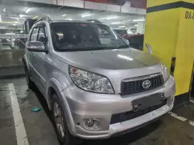 Toyota Rush thn 2010 
Tipe S Automatic
Kilometer 74 Rb Asli