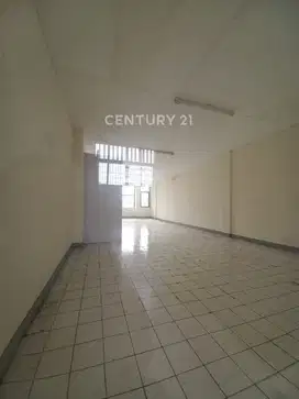 Ruang Usaha 1 Lantai Hadap Jalan Raya Di Gading Serpong R2204