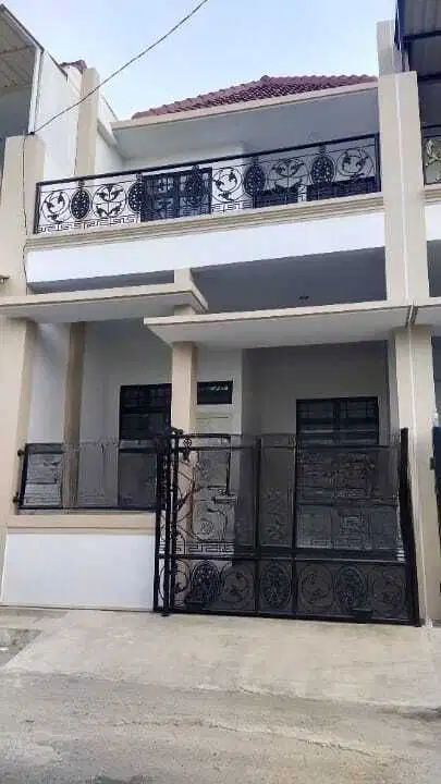 Dijual Rumah Strategis Bulevard Hijau  Di Harapan Indah Kota Beka