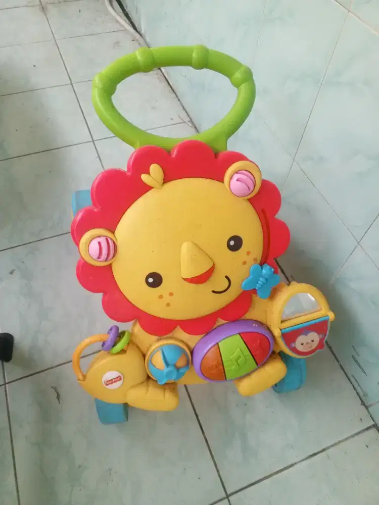 Mainan anak / Walker merk Fisher price